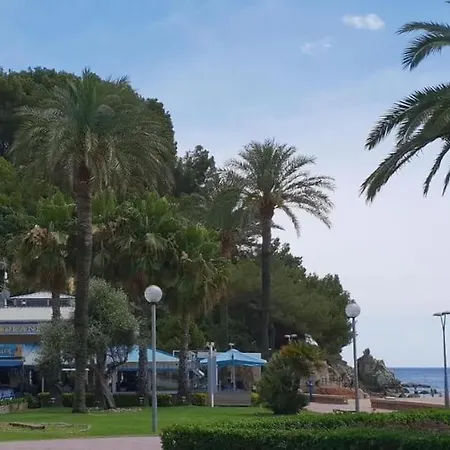Somriu Fenals Platja Apartment *